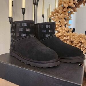UGG Classic Mini II UGG Print Black Boots - Men's size 10